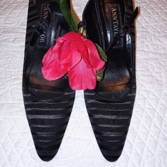 ANN TAYLOR MULE PUMPS HEELS POINTED-TOE, BLACK SIZE 7M - Picture 3 of 16